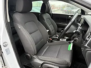 Used 2017 Kia Sportage 2 White - Interior and Exterior details 12