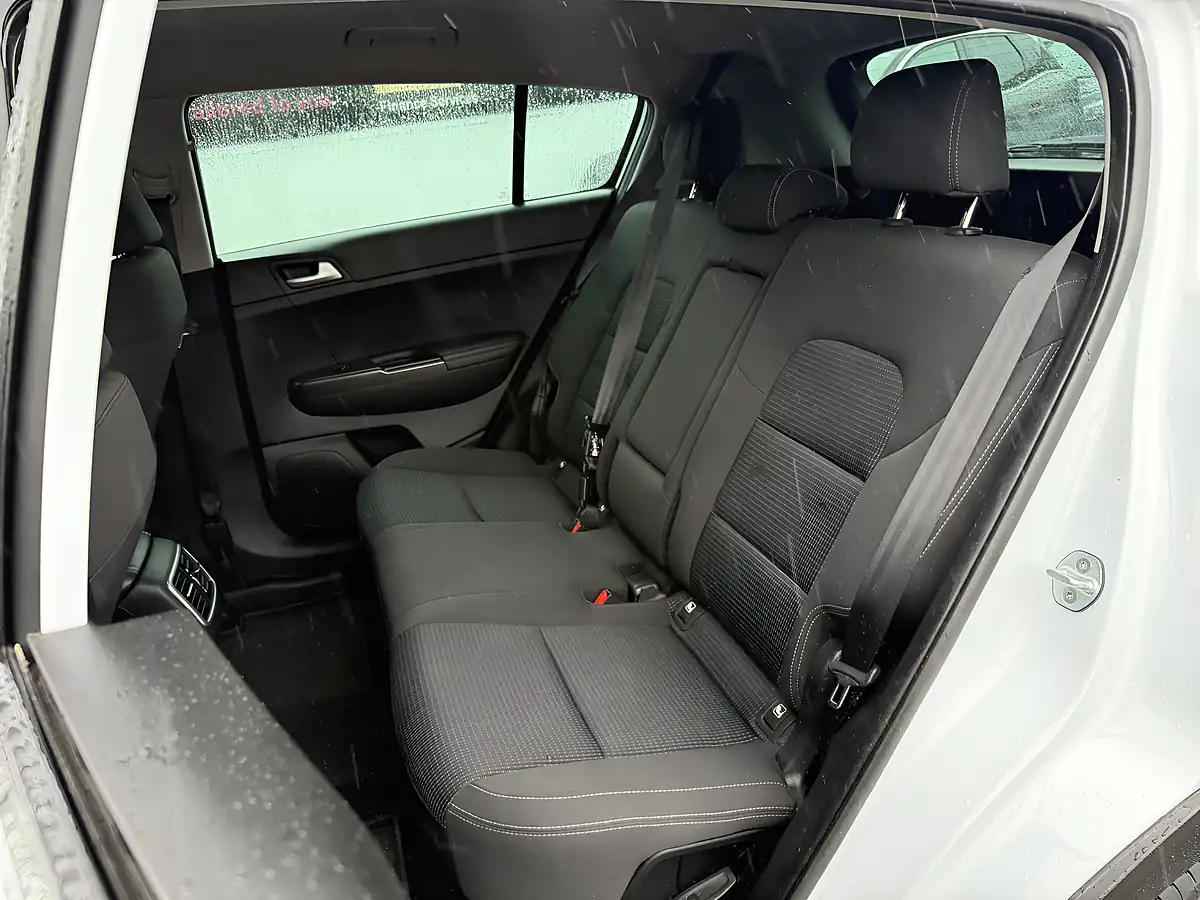 Used 2017 Kia Sportage 2 White - Interior and Exterior details 13