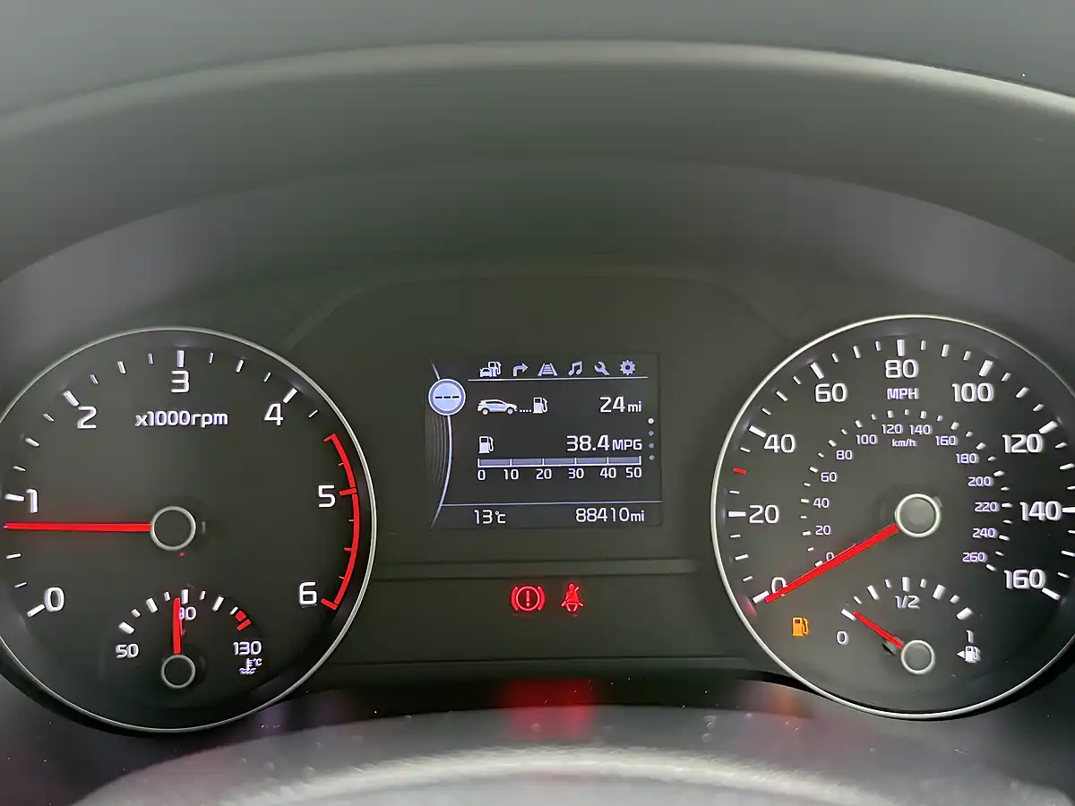 Used 2017 Kia Sportage 2 White - Interior and Exterior details 18
