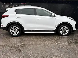 Used 2017 Kia Sportage 2 White - Interior and Exterior details 7
