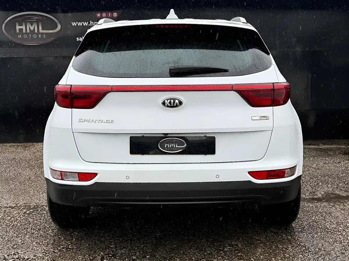 Used 2017 Kia Sportage 2 White - Interior and Exterior details 9