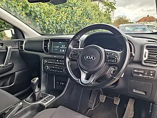 Used 2017 Kia Sportage 2 White - Interior and Exterior details 10