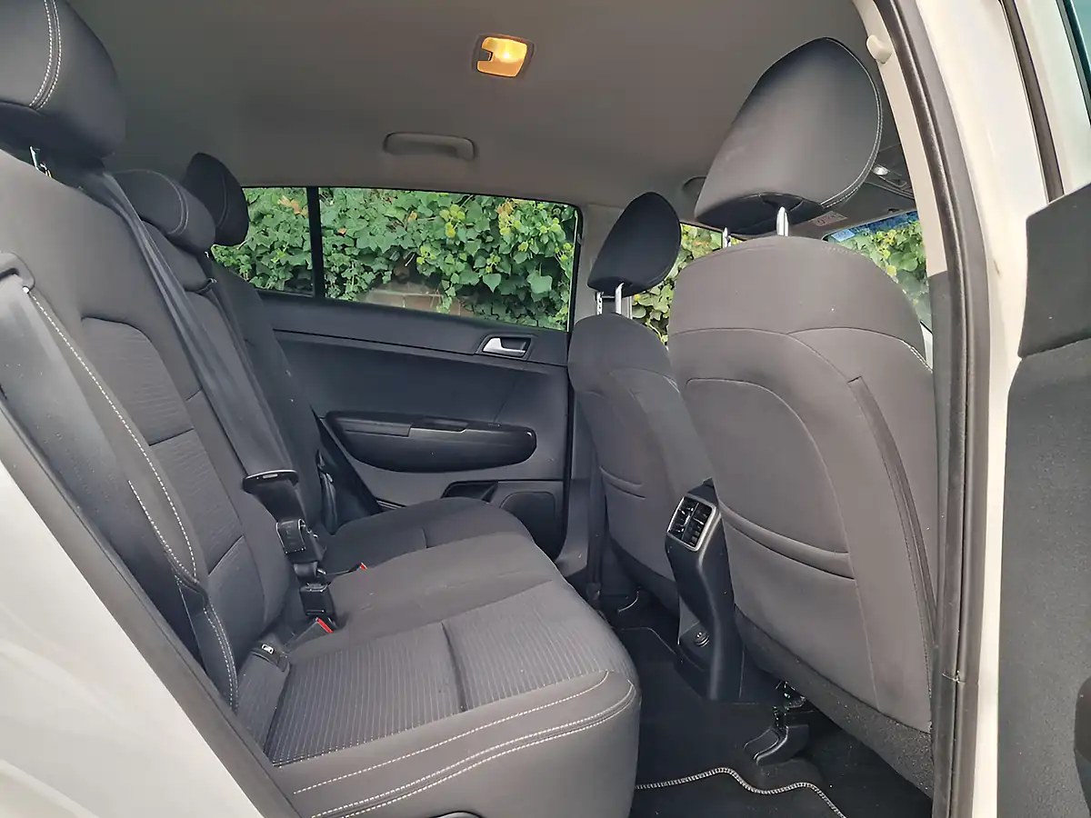 Used 2017 Kia Sportage 2 White - Interior and Exterior details 12