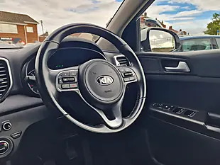 Used 2017 Kia Sportage 2 White - Interior and Exterior details 20