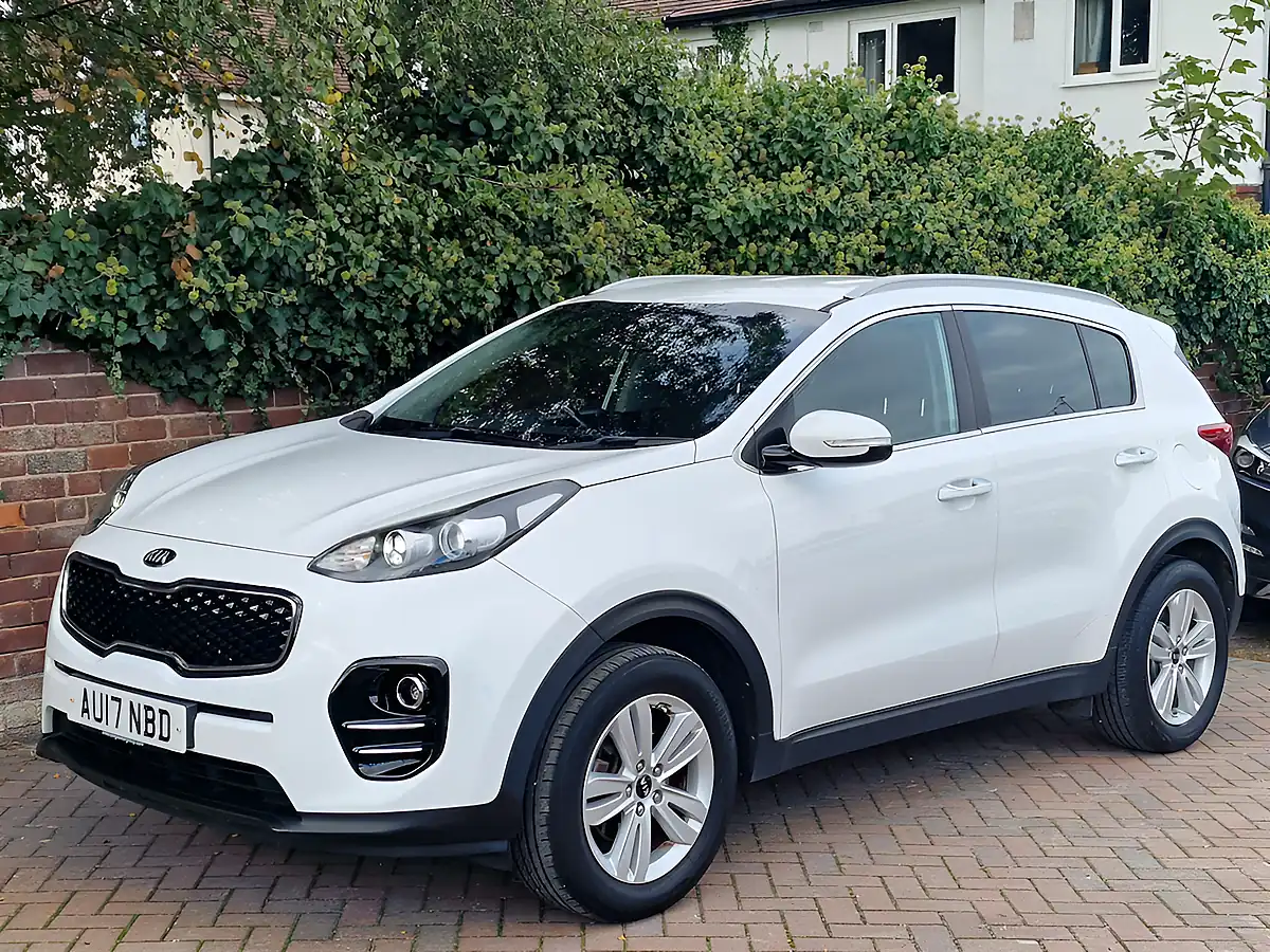 Used 2017 Kia Sportage 2 White - Interior and Exterior details 6