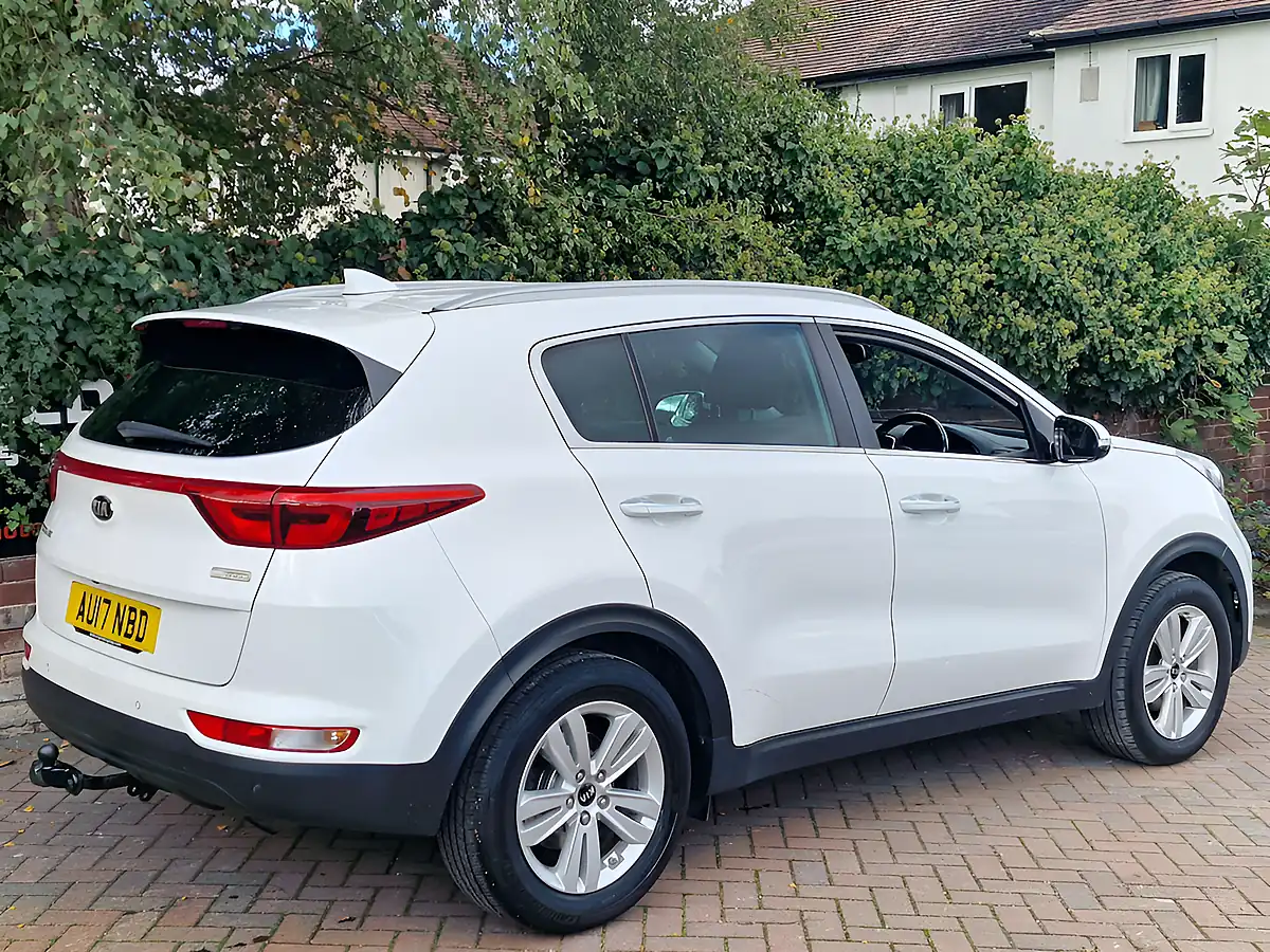 Used 2017 Kia Sportage 2 White - Interior and Exterior details 7