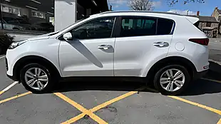 Used 2017 Kia Sportage 2 White - Interior and Exterior details 17