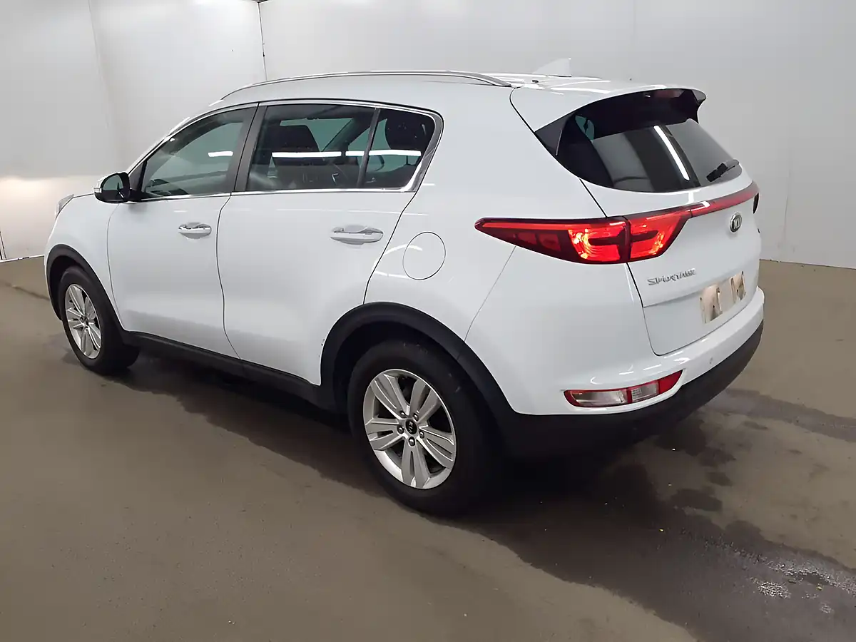 Used 2017 Kia Sportage 2 White - Interior and Exterior details 5