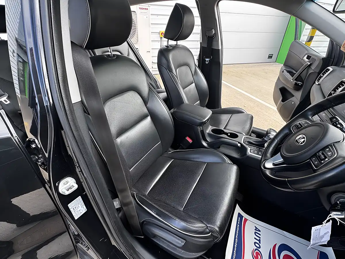 Used 2017 Kia Sportage 3 Black - Interior and Exterior details 13