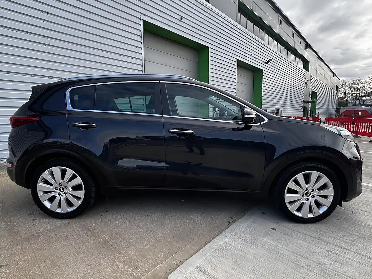 Used 2017 Kia Sportage 3 Black - Interior and Exterior details 8