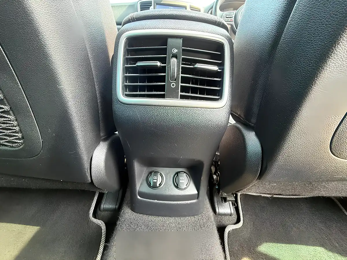 Used 2017 Kia Sportage 3 Silver - Interior and Exterior details 10