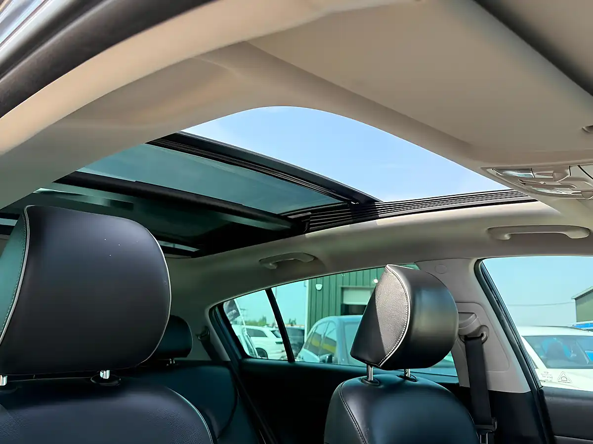 Used 2017 Kia Sportage 3 Silver - Interior and Exterior details 18