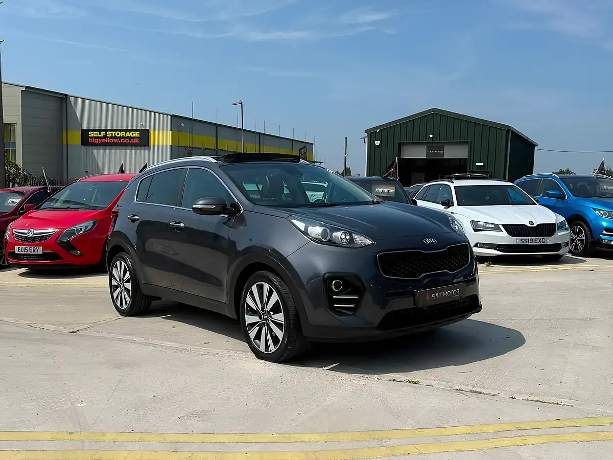 Used 2017 Kia Sportage 3 Silver - Interior and Exterior details 2