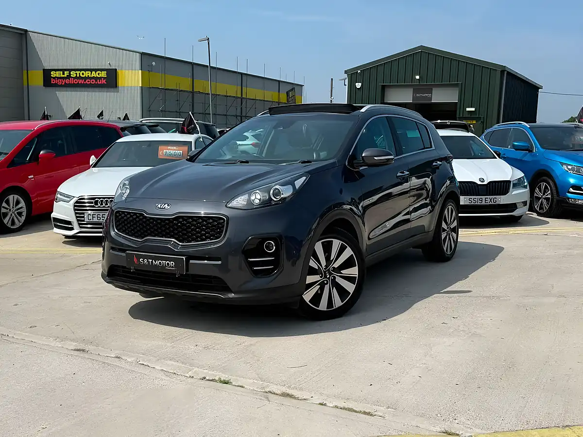 Used 2017 Kia Sportage 3 Silver - Interior and Exterior details 7