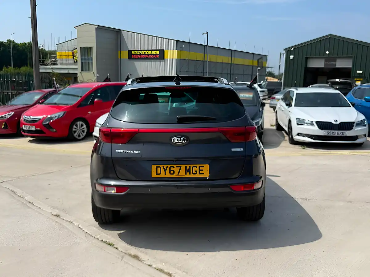 Used 2017 Kia Sportage 3 Silver - Interior and Exterior details 8