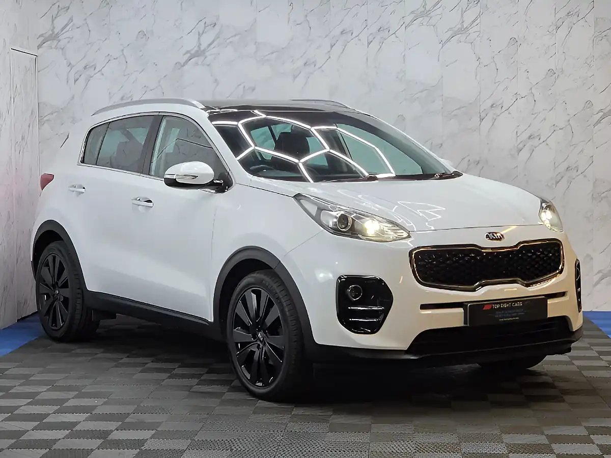 Used 2017 Kia Sportage 3 White - Front View