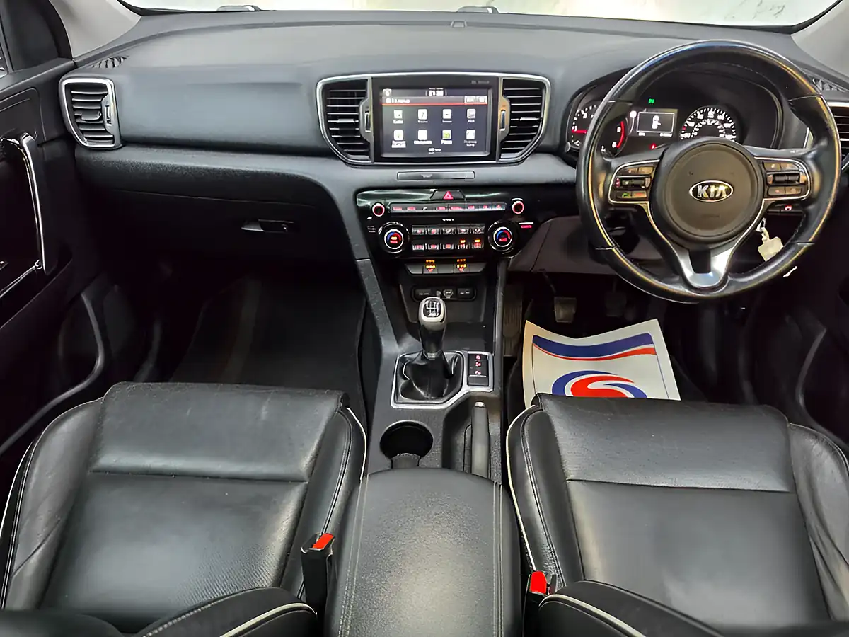 Used 2017 Kia Sportage 3 White - Interior and Exterior details 11