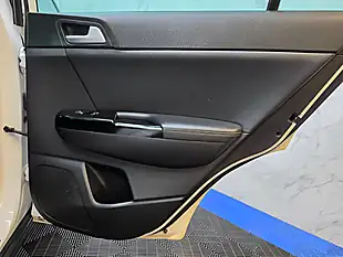 Used 2017 Kia Sportage 3 White - Interior and Exterior details 17