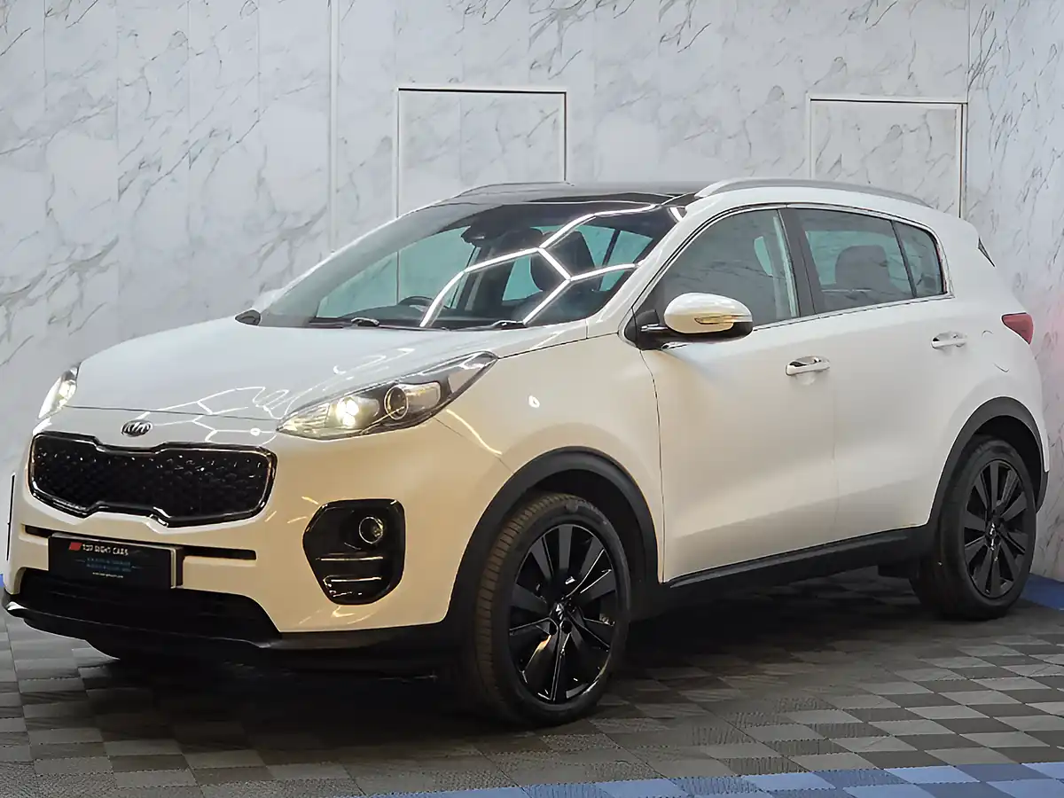 Used 2017 Kia Sportage 3 White - Interior and Exterior details 4