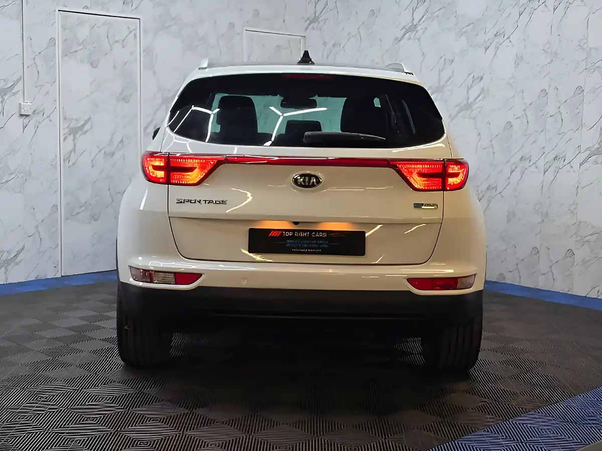 Used 2017 Kia Sportage 3 White - Interior and Exterior details 6