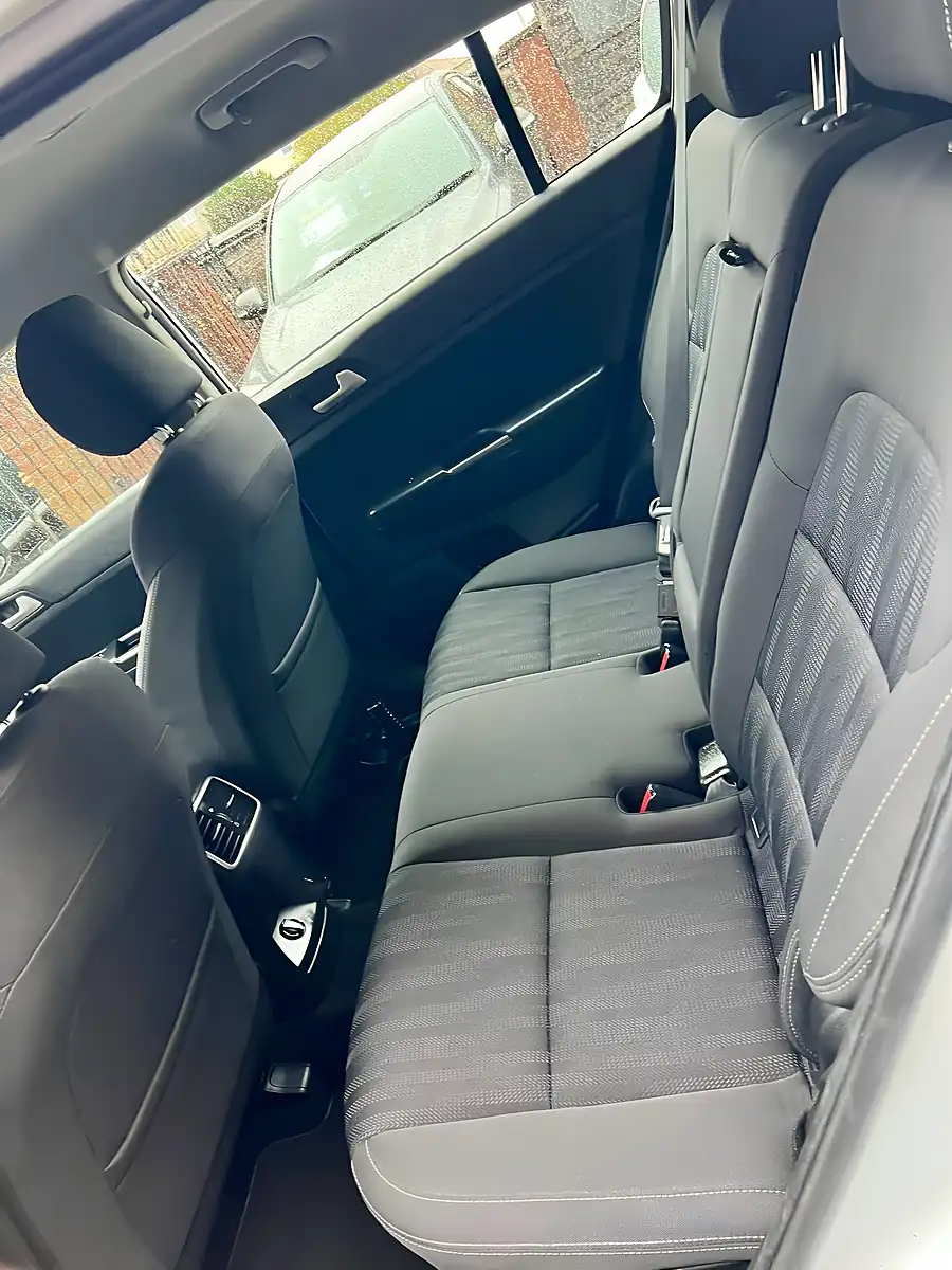 Used 2017 Kia Sportage Diamond Ice White - Interior and Exterior details 11