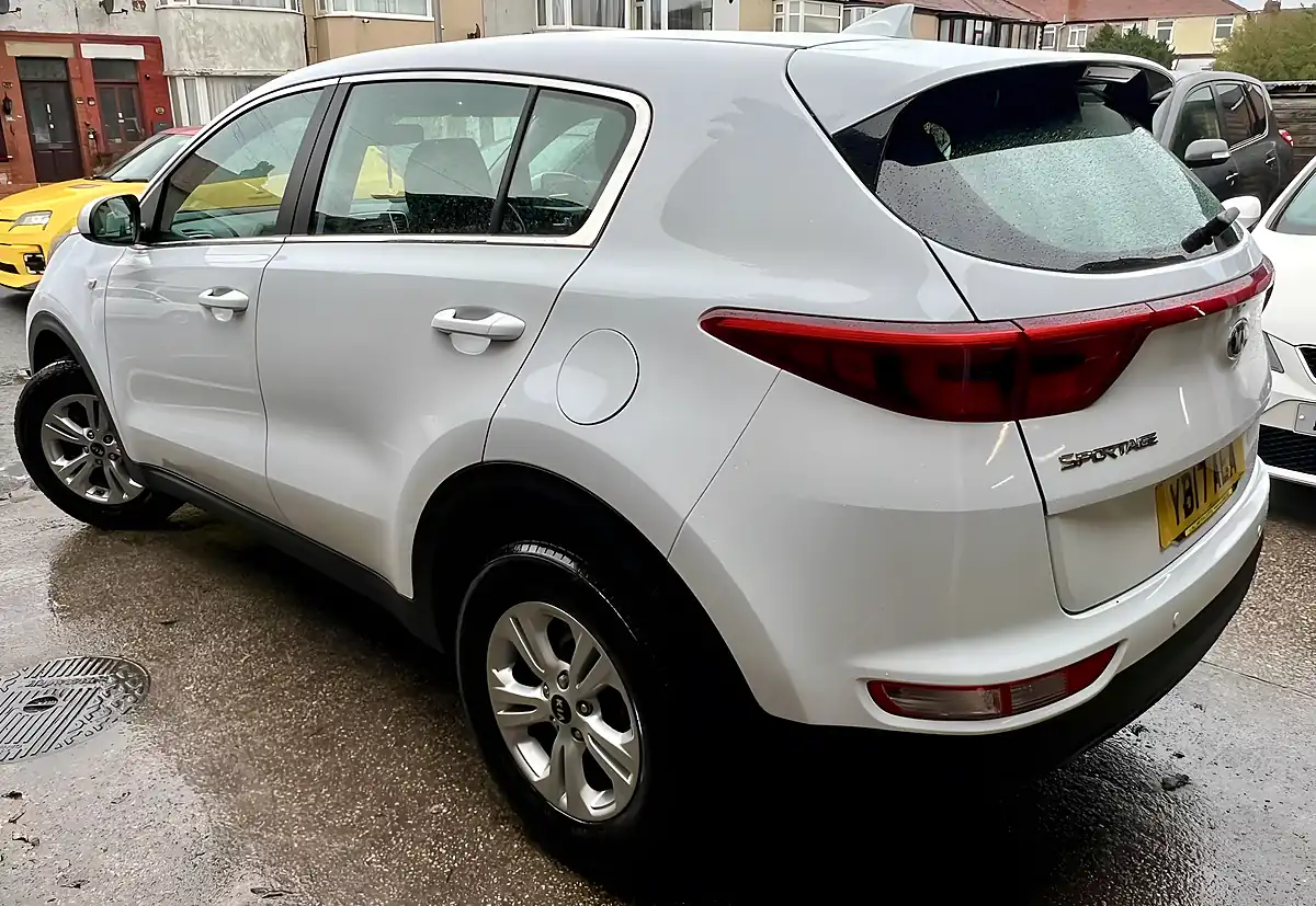 Used 2017 Kia Sportage Diamond Ice White - Interior and Exterior details 3