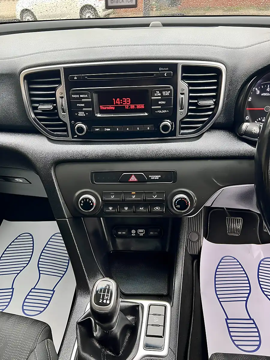 Used 2017 Kia Sportage Diamond Ice White - Interior and Exterior details 8
