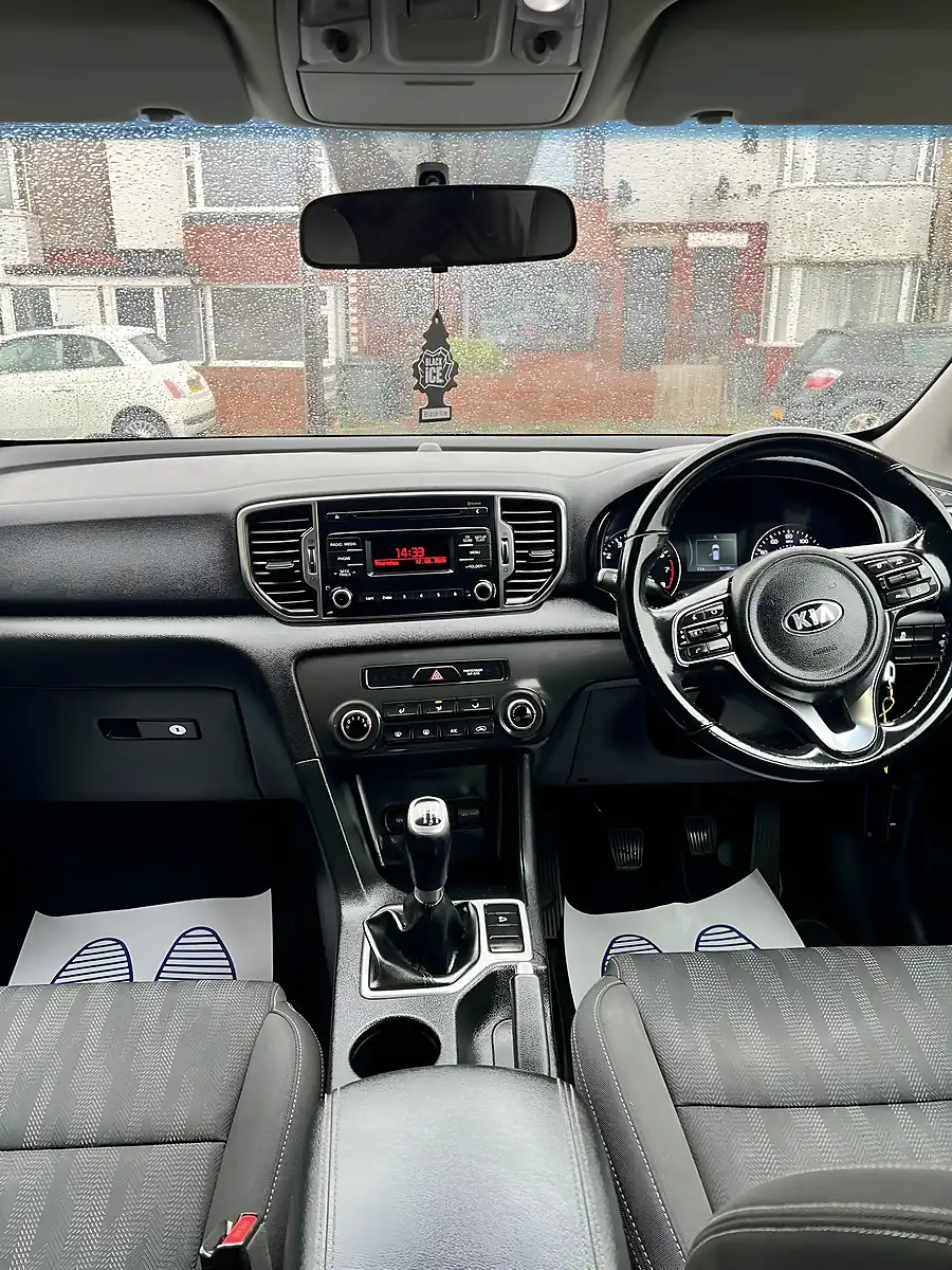 Used 2017 Kia Sportage Diamond Ice White - Interior and Exterior details 9