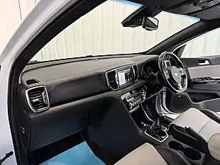 Used 2017 Kia Sportage GT-Line Edition Fusion White - Interior and Exterior details 10