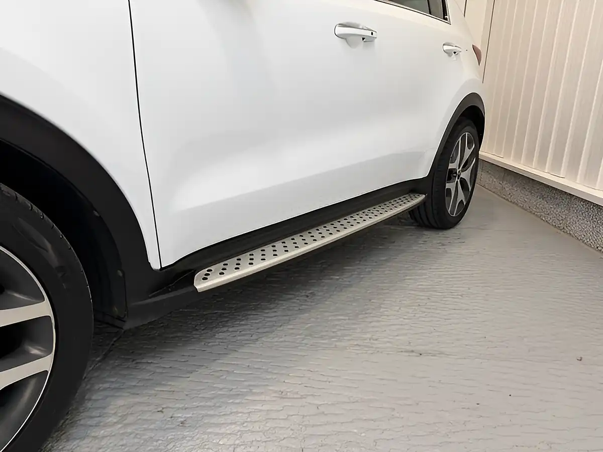 Used 2017 Kia Sportage GT-Line Edition Fusion White - Interior and Exterior details 4