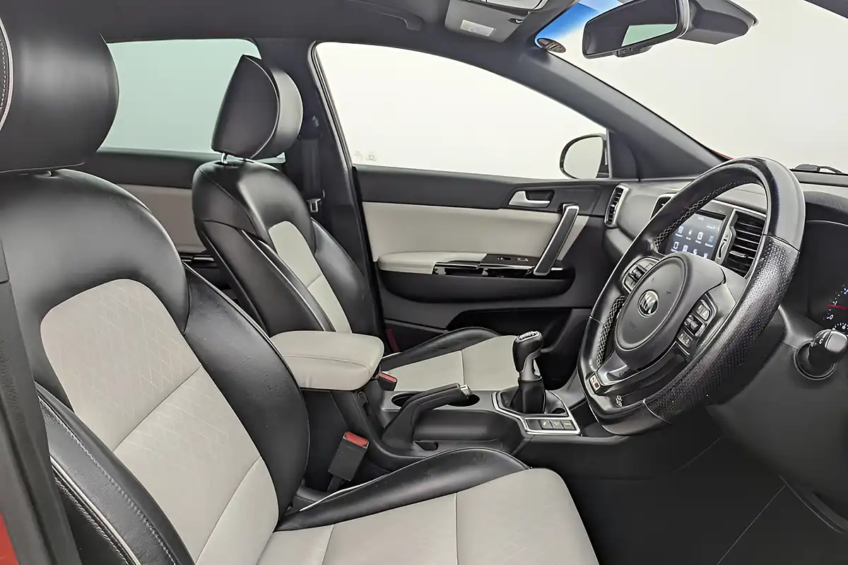 Used 2017 Kia Sportage GT-Line Red - Interior and Exterior details 2