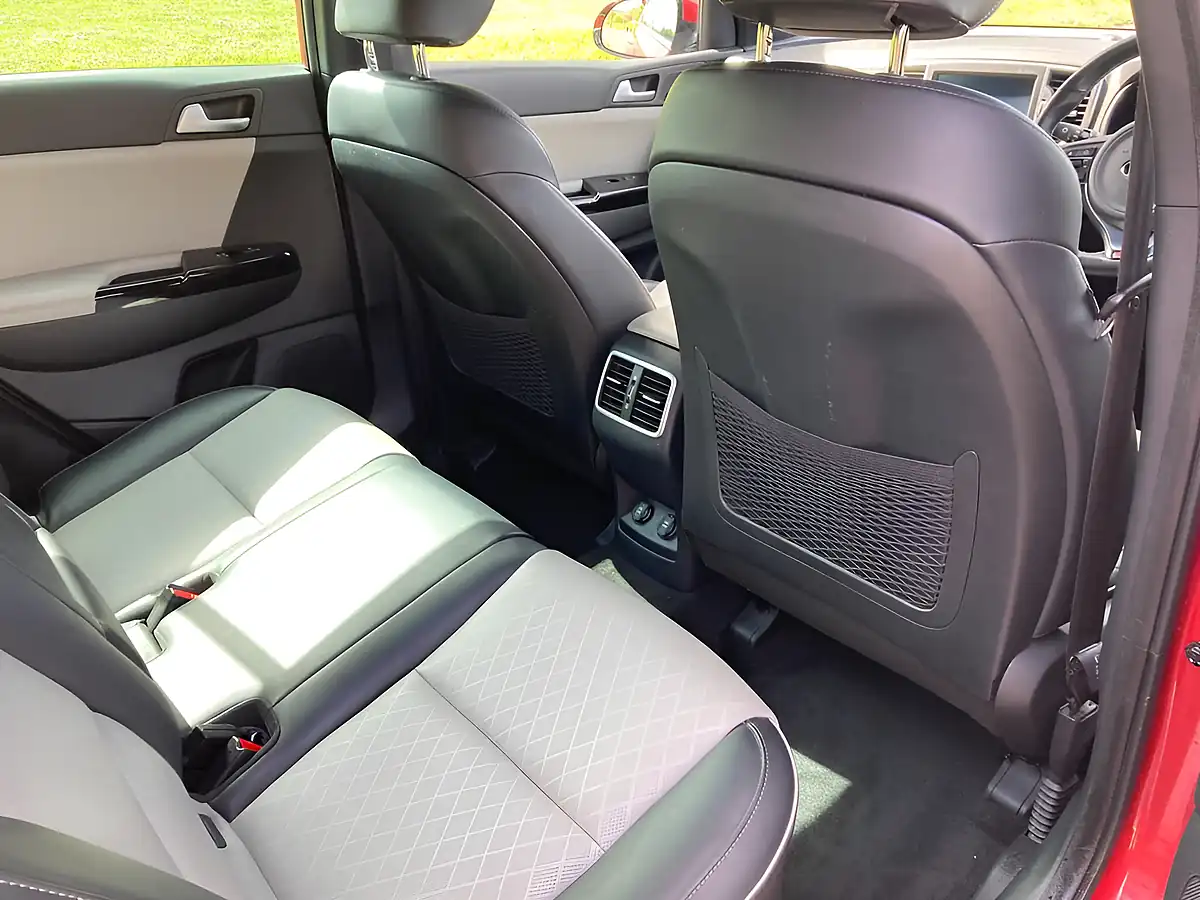 Used 2017 Kia Sportage GT-Line S Red - Interior and Exterior details 11