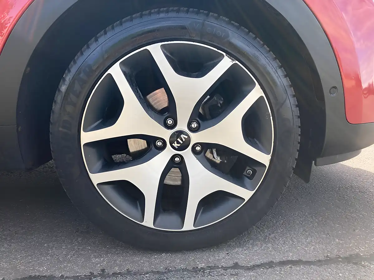 Used 2017 Kia Sportage GT-Line S Red - Interior and Exterior details 8