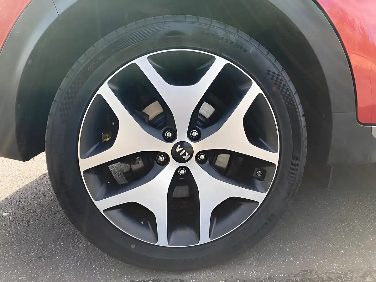 Used 2017 Kia Sportage GT-Line S Red - Interior and Exterior details 9