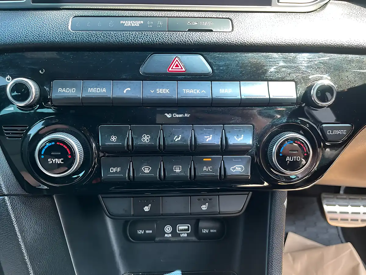 Used 2017 Kia Sportage GT-Line Silver - Interior and Exterior details 15