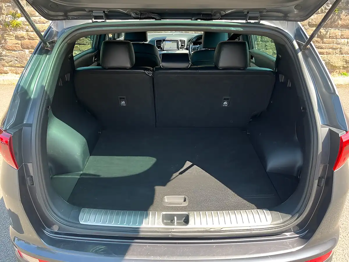 Used 2017 Kia Sportage GT-Line Silver - Interior and Exterior details 8