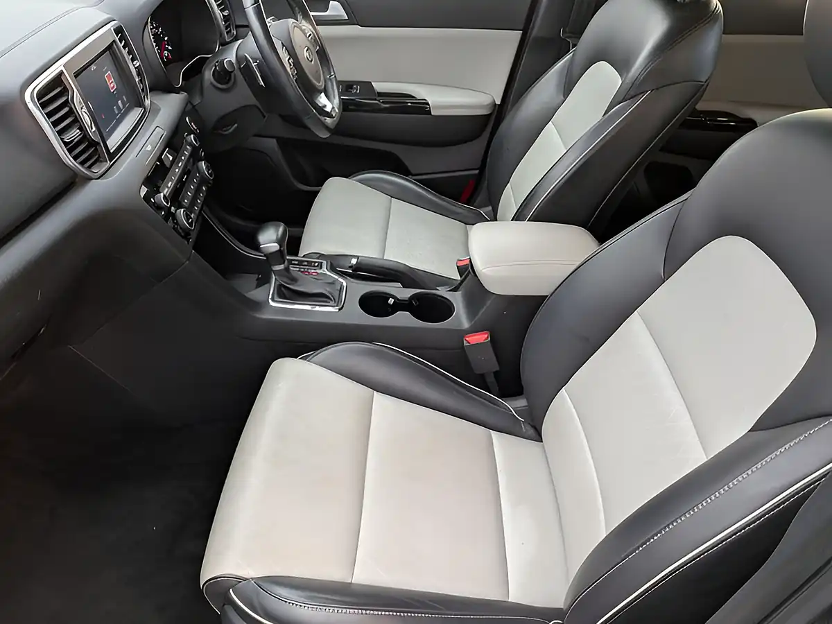 Used 2017 Kia Sportage GT-Line Silver - Interior and Exterior details 17