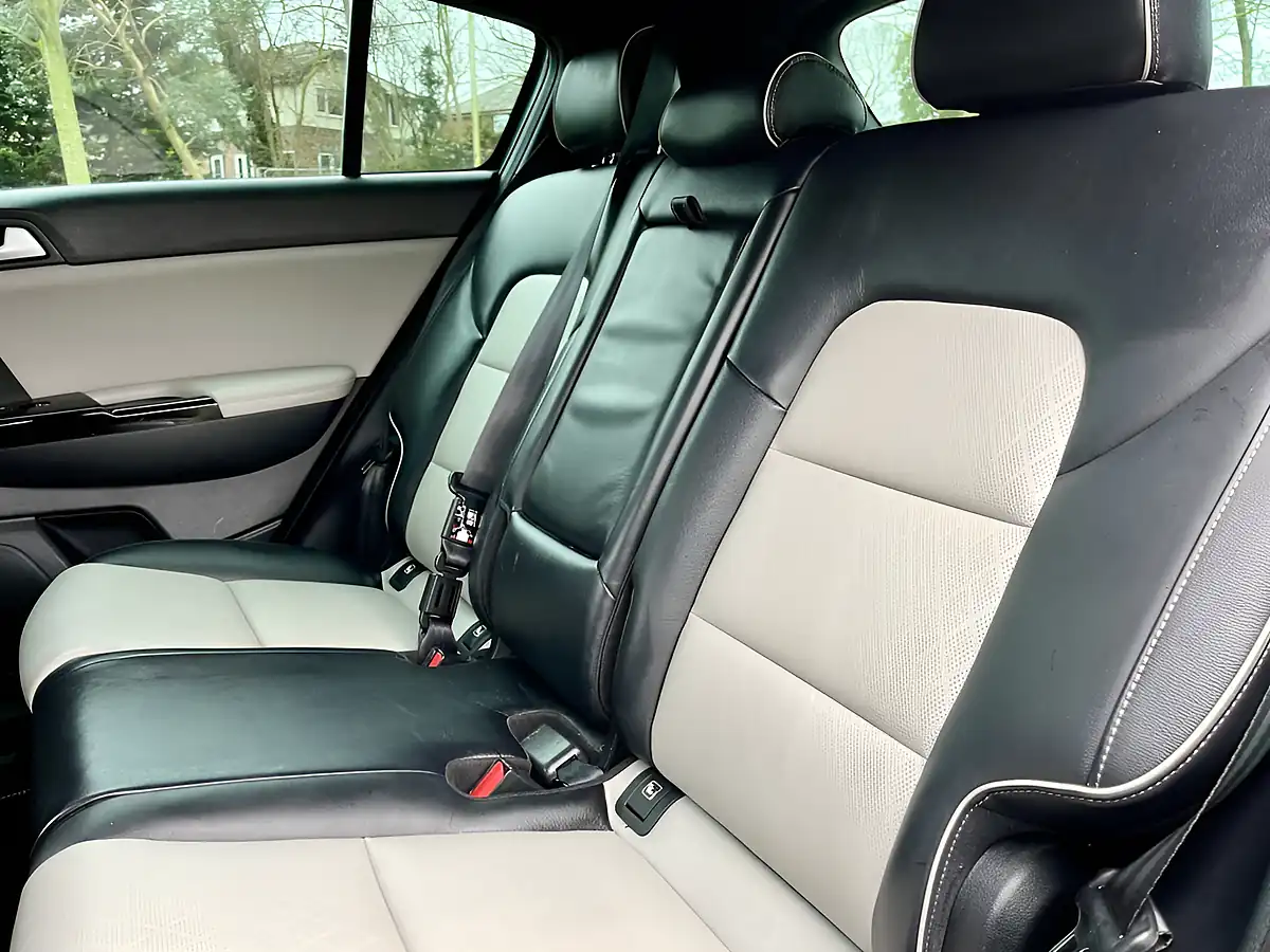 Used 2017 Kia Sportage GT-Line Silver - Interior and Exterior details 12