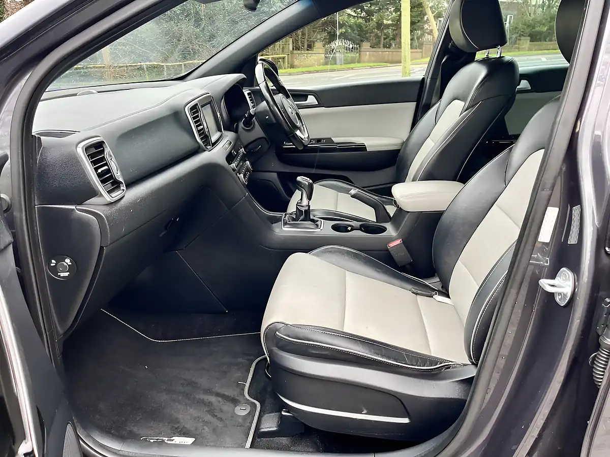 Used 2017 Kia Sportage GT-Line Silver - Interior and Exterior details 13