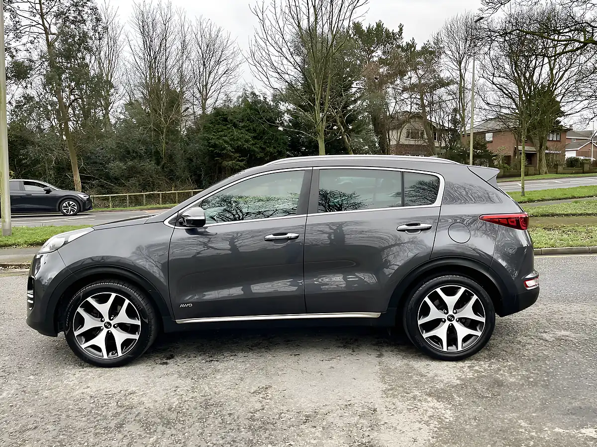 Used 2017 Kia Sportage GT-Line Silver - Interior and Exterior details 7