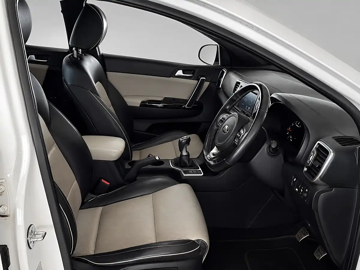 Used 2017 Kia Sportage GT-Line White - Interior and Exterior details 2