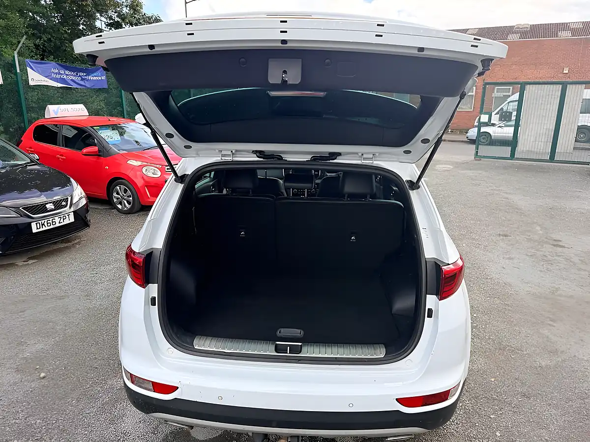 Used 2017 Kia Sportage GT-Line White - Interior and Exterior details 17