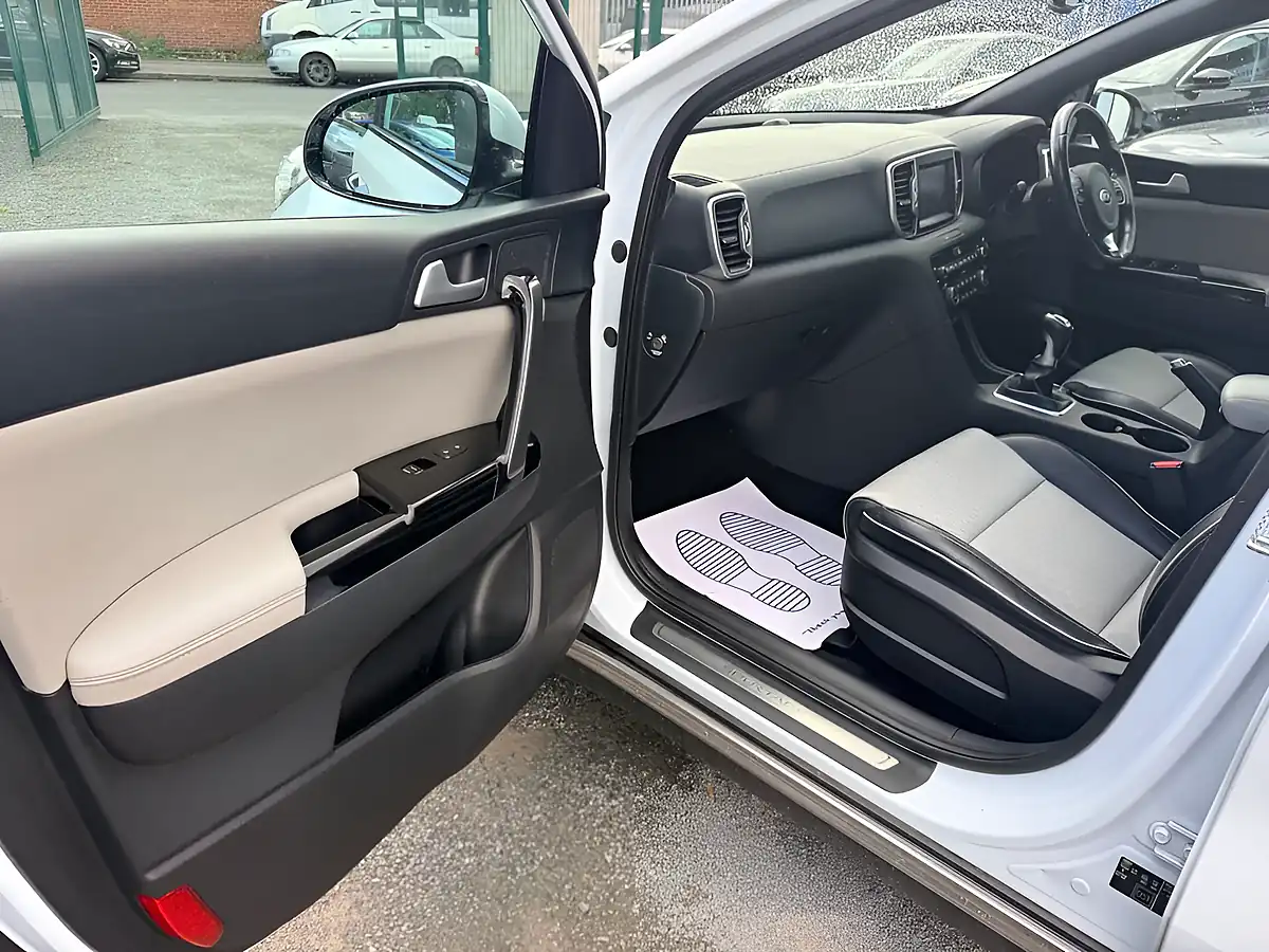 Used 2017 Kia Sportage GT-Line White - Interior and Exterior details 19