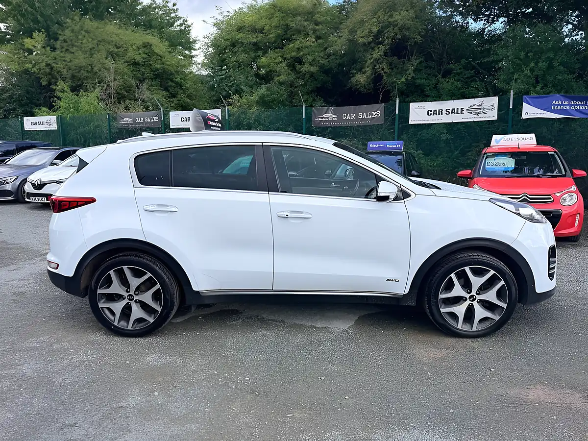 Used 2017 Kia Sportage GT-Line White - Interior and Exterior details 4