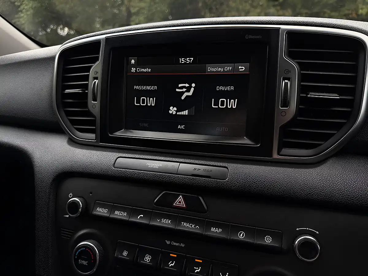 Used 2017 Kia Sportage KX-2 Silver - Interior and Exterior details 17