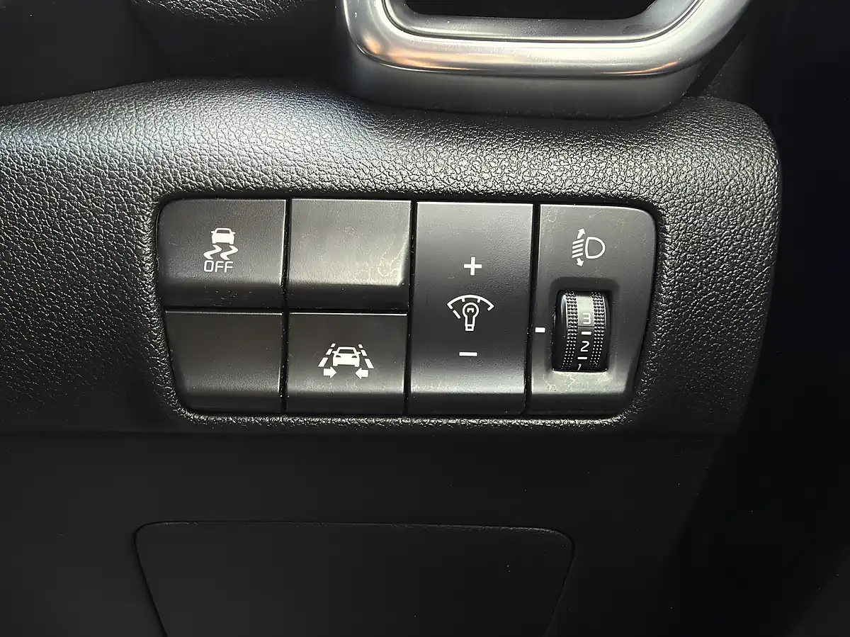 Used 2017 Kia Sportage KX-2 Silver - Interior and Exterior details 20