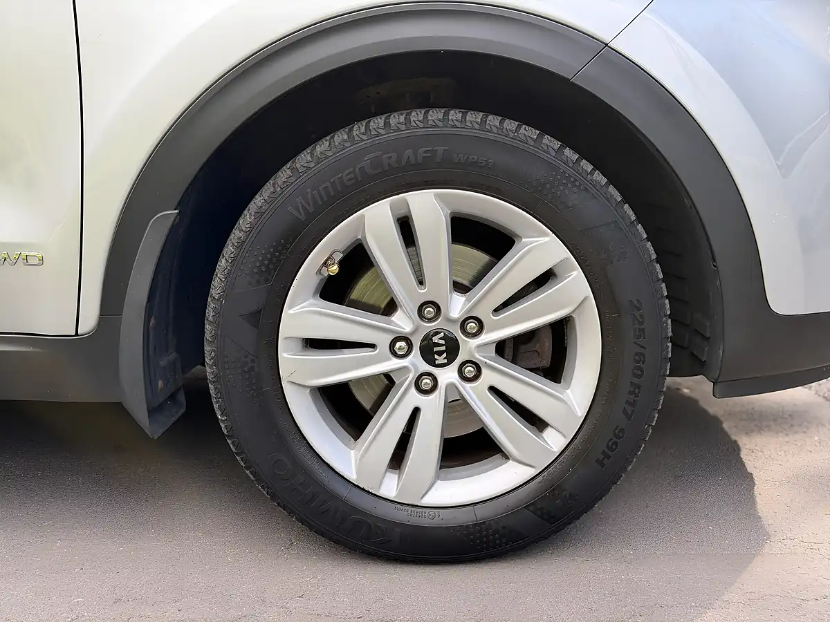 Used 2017 Kia Sportage KX-2 Silver - Interior and Exterior details 9