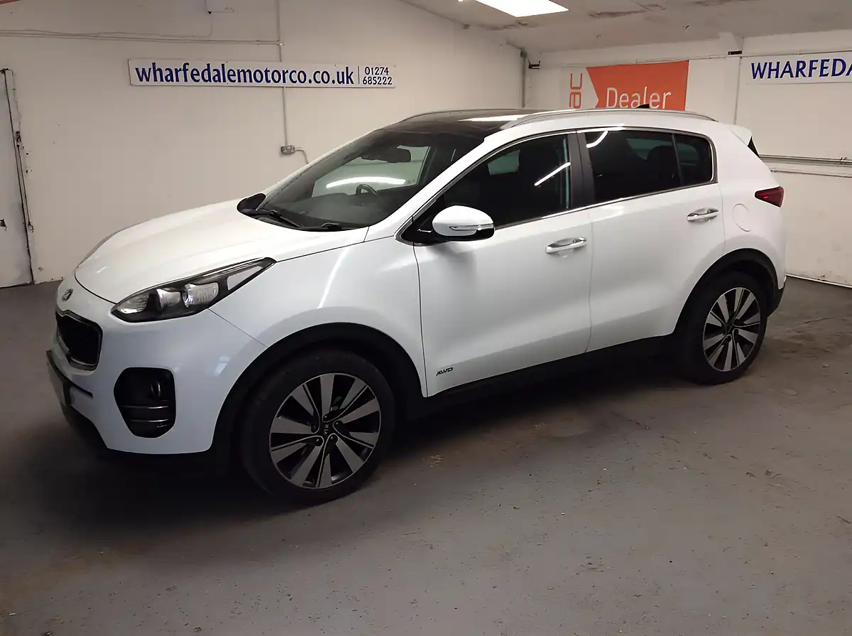 Used 2017 Kia Sportage KX-3 White - Front View