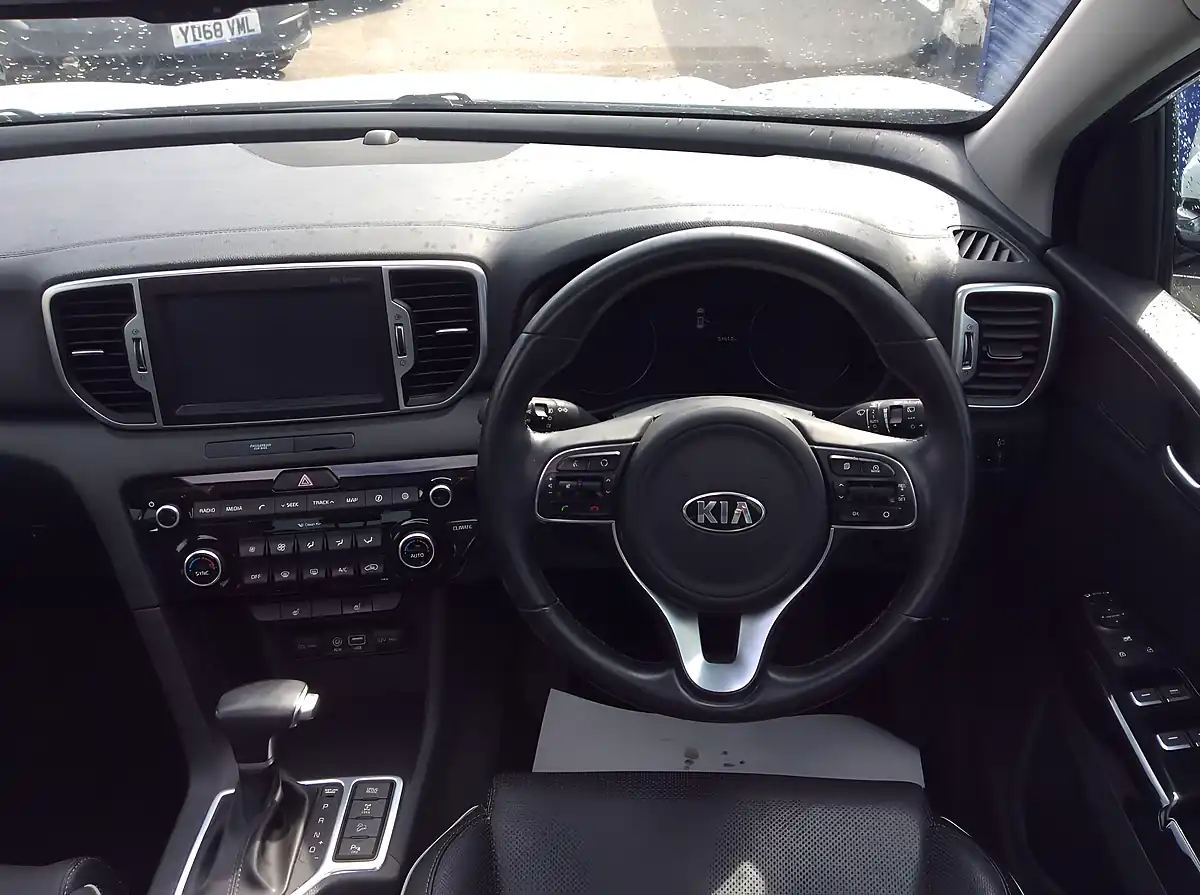 Used 2017 Kia Sportage KX-3 White - Interior and Exterior details 12