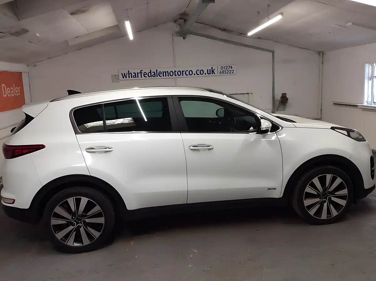 Used 2017 Kia Sportage KX-3 White - Interior and Exterior details 4